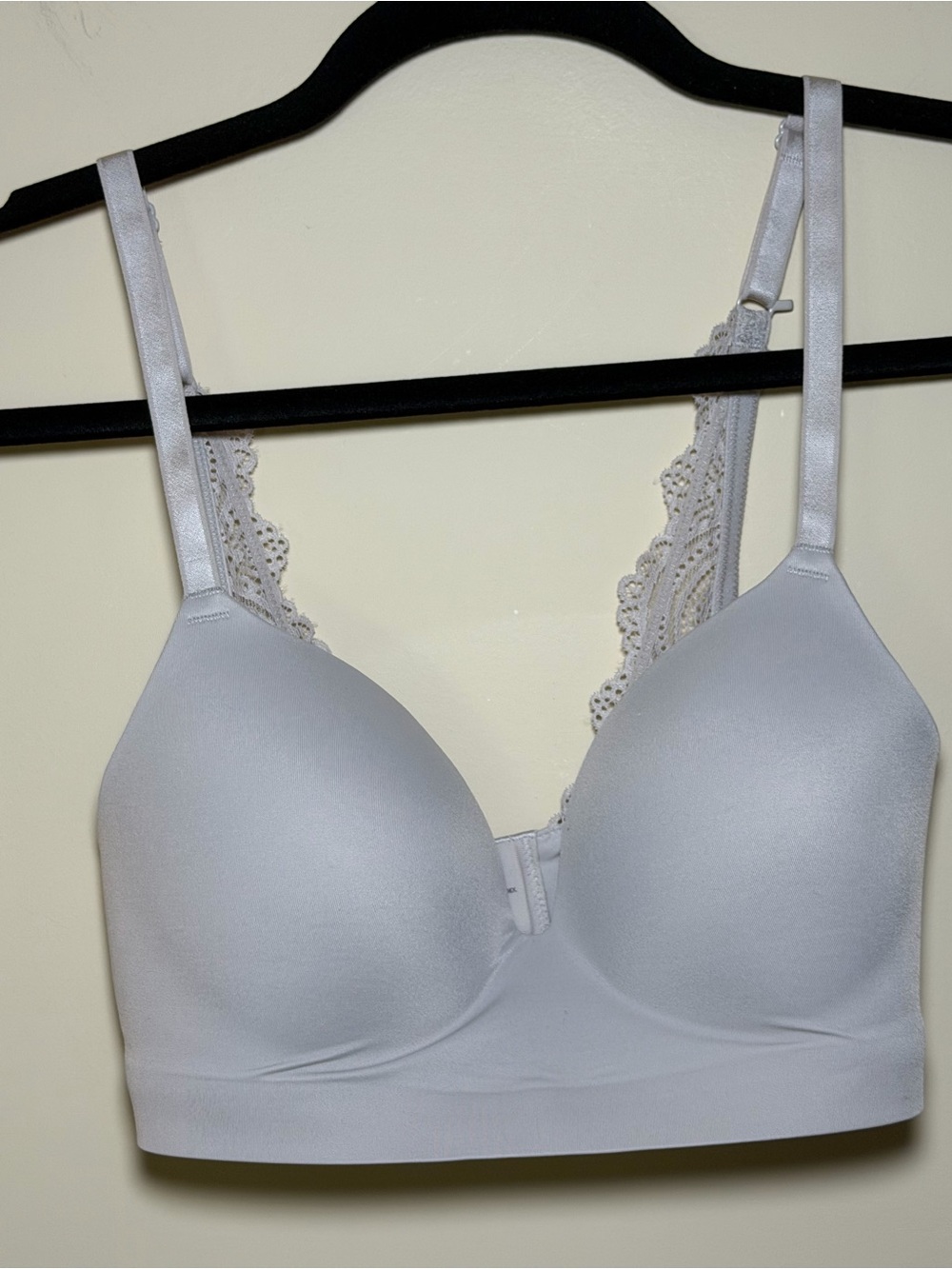 Soma Enbliss Luxe Wireless Bra 32C Light Gray Lace J Hook Comfort